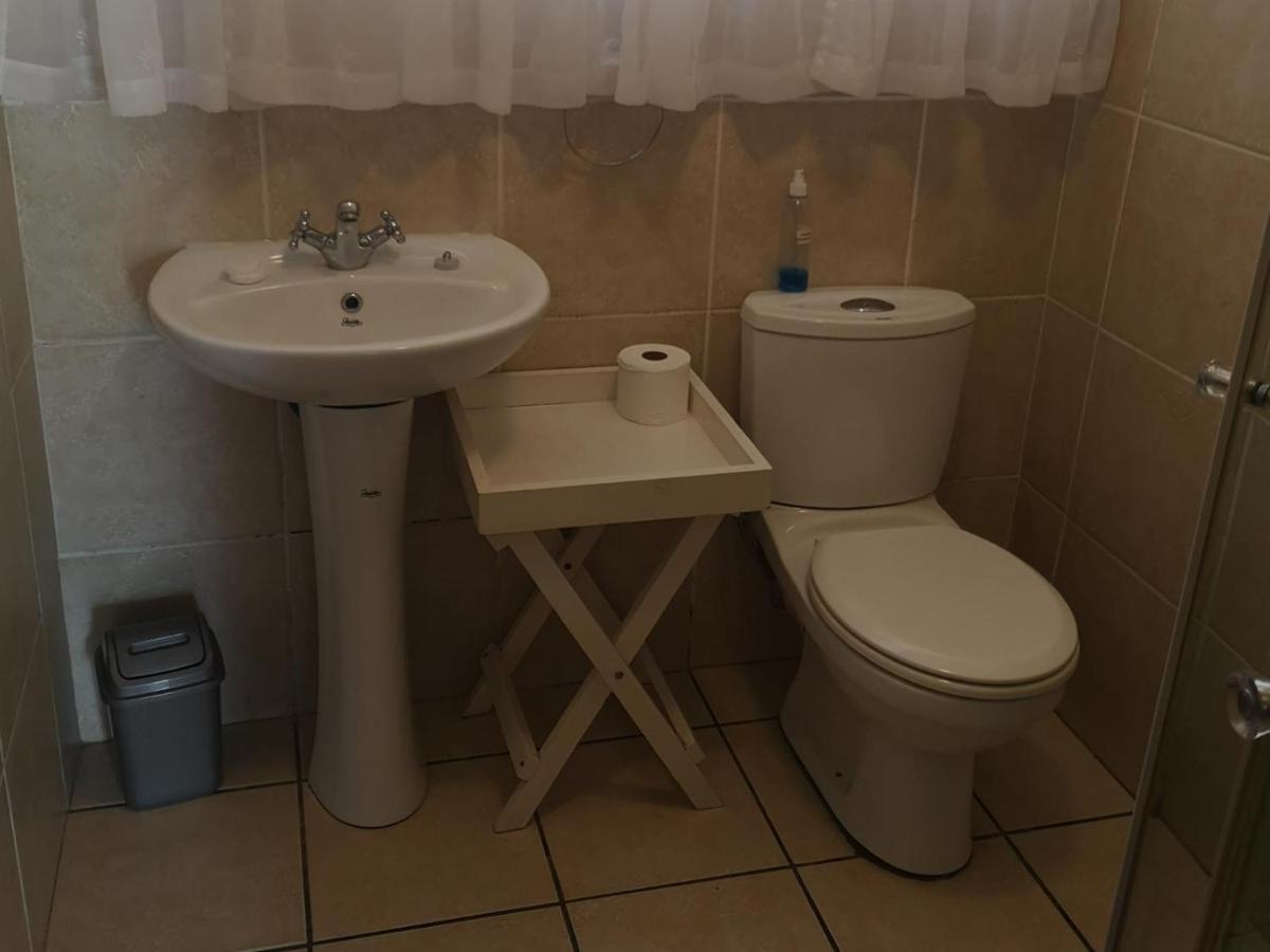 Smithland Guest Apartments Cape Town Bellville Exteriör bild