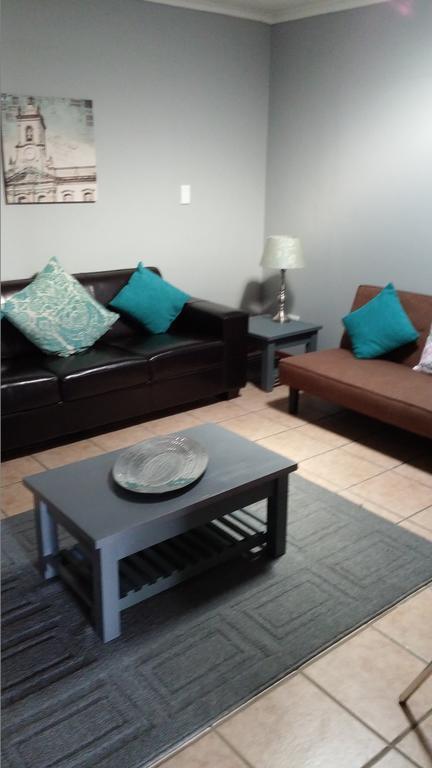 Smithland Guest Apartments Cape Town Bellville Exteriör bild