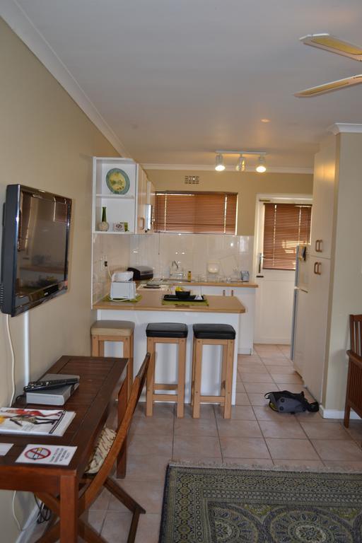 Smithland Guest Apartments Cape Town Bellville Exteriör bild