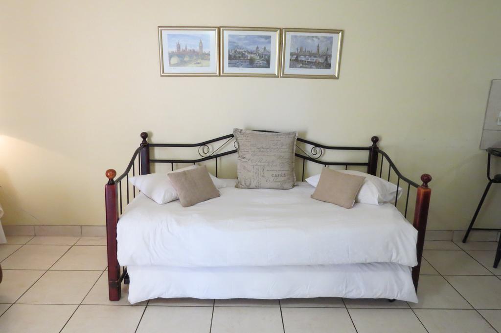 Smithland Guest Apartments Cape Town Bellville Exteriör bild