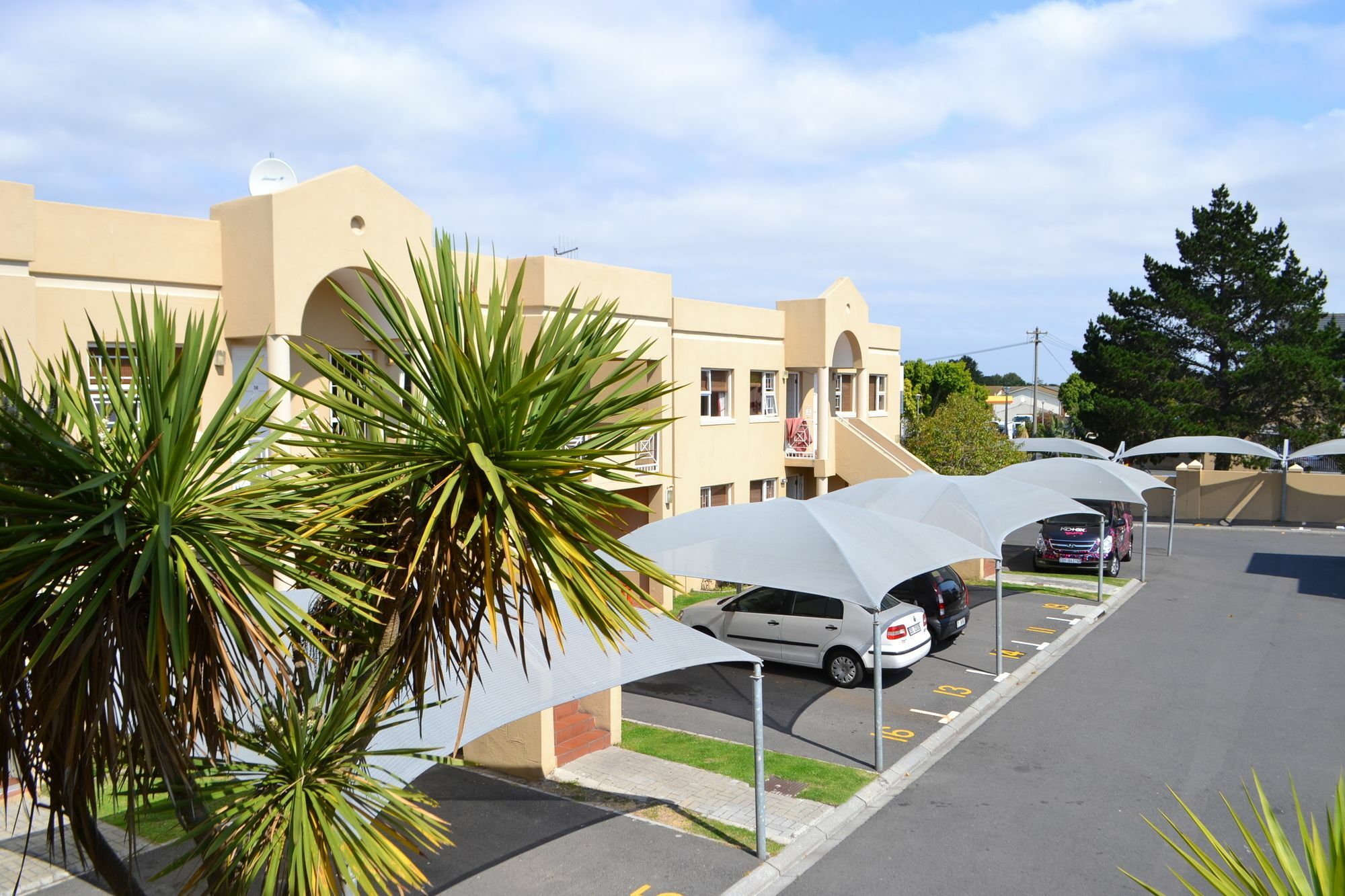 Smithland Guest Apartments Cape Town Bellville Exteriör bild