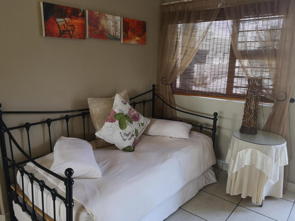 Smithland Guest Apartments Cape Town Bellville Exteriör bild
