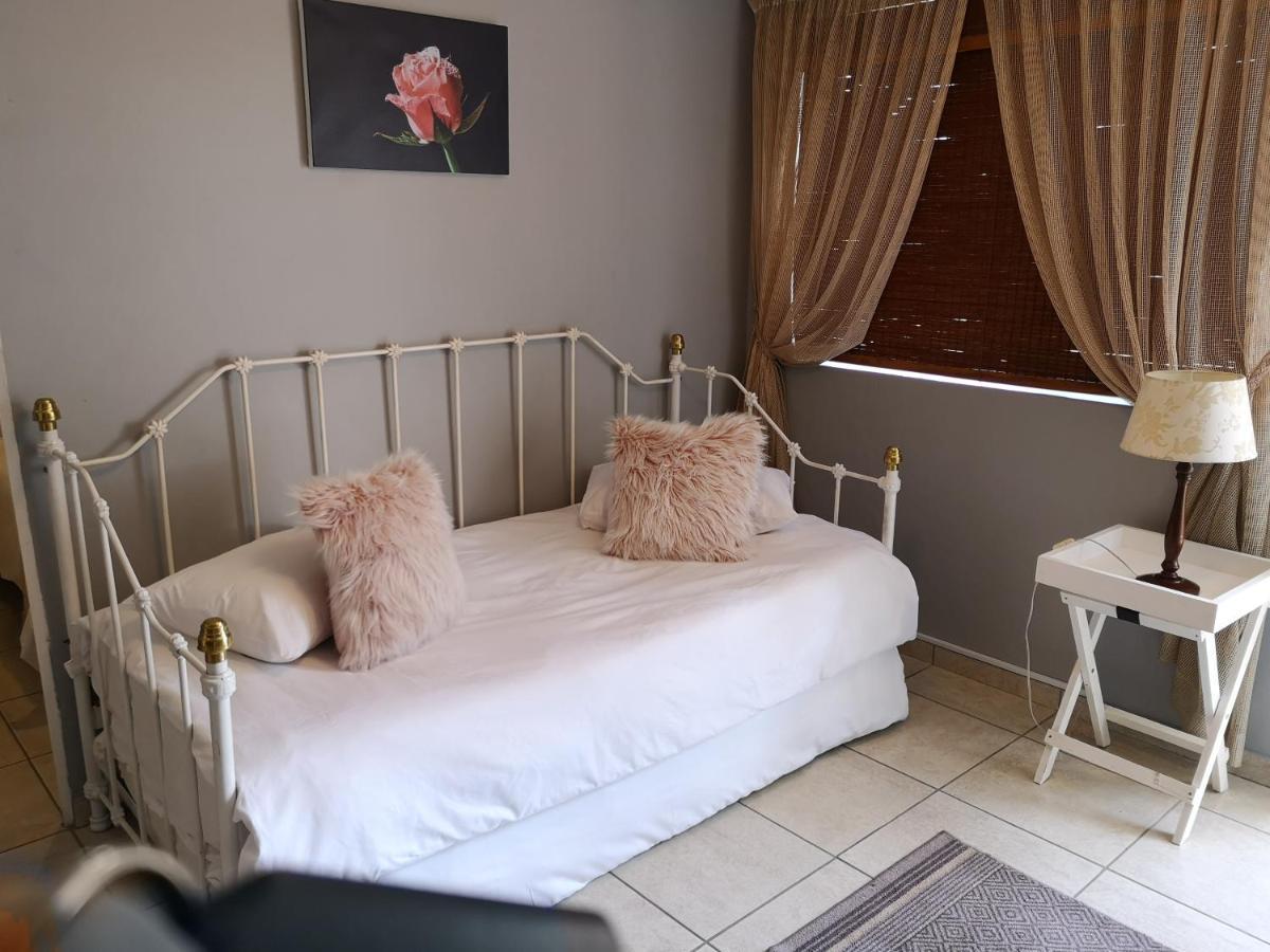 Smithland Guest Apartments Cape Town Bellville Exteriör bild